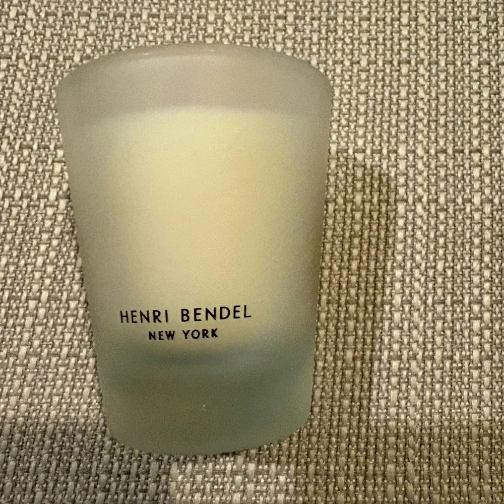 Henri Bendel Frosted Glass Candle with Cream Wax
